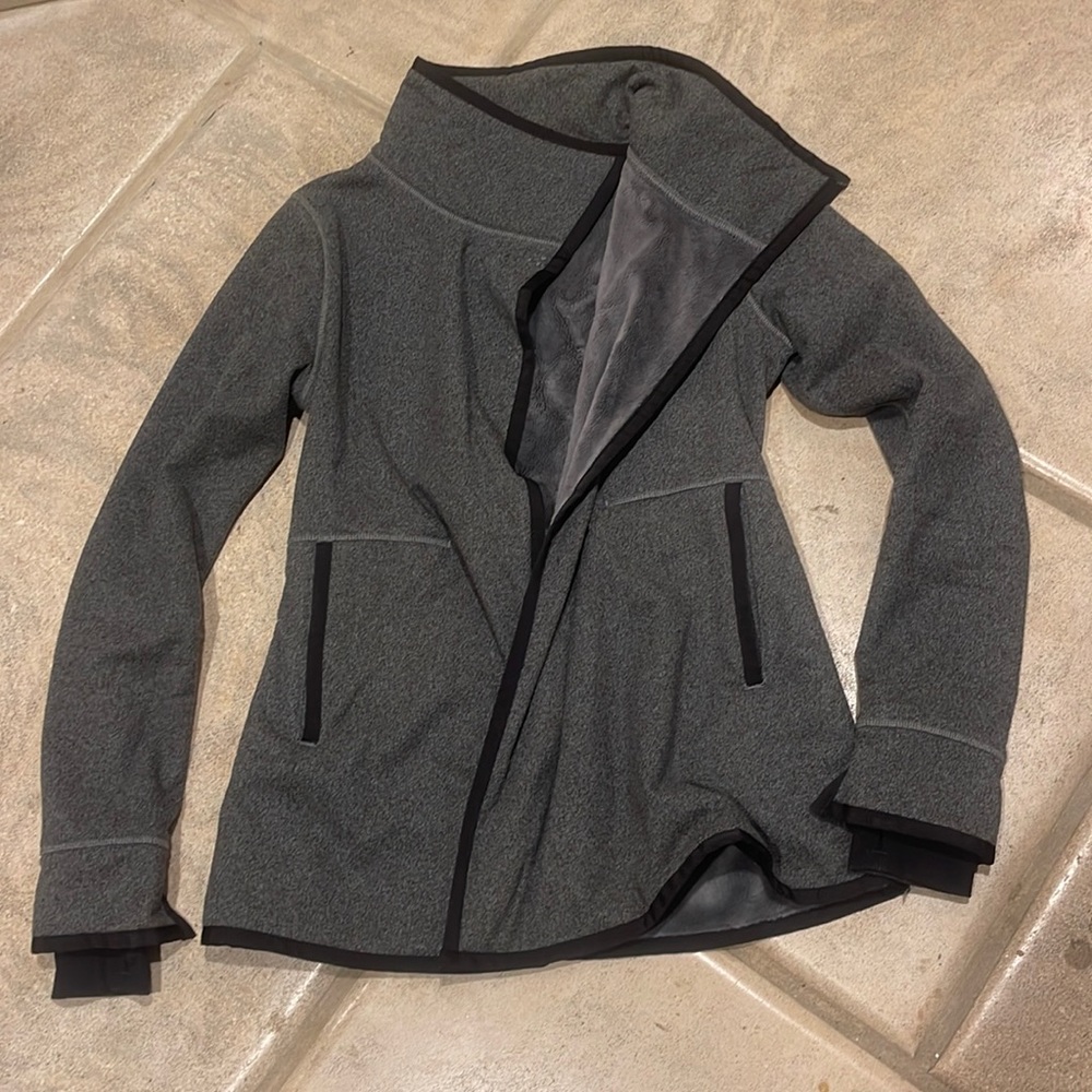 Ivivva big business fleece  jacket size 14